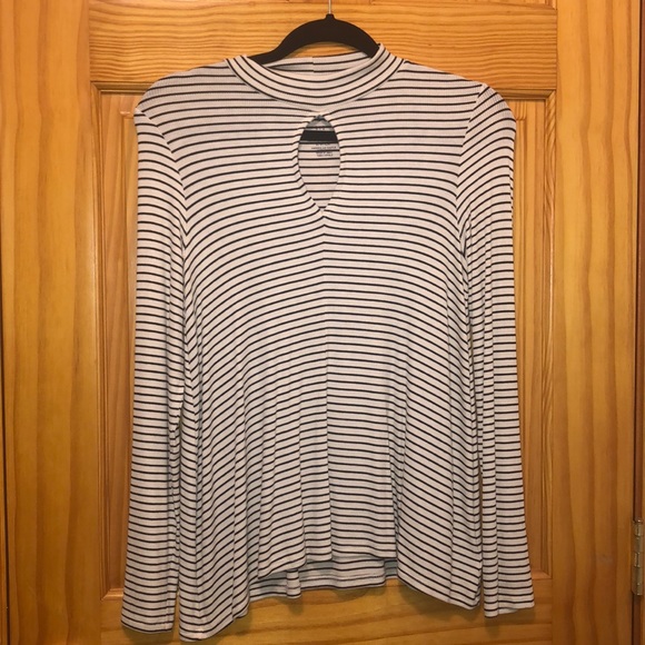 American Eagle Soft & Sexy Stripped Long Sleeve - Picture 1 of 3